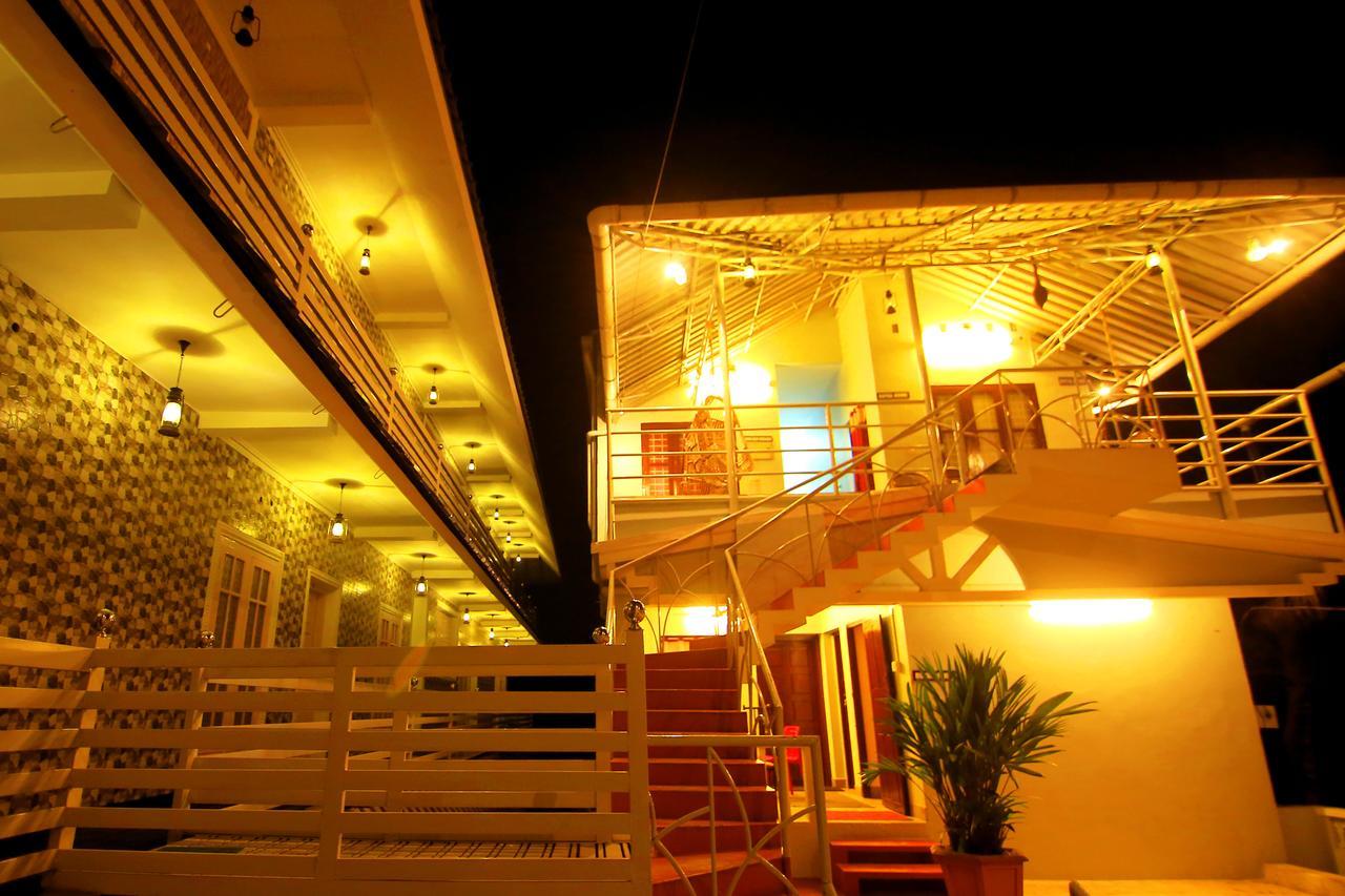 Alappuzha Oyo 4867 Royal Homes מראה חיצוני תמונה
